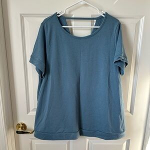 LIVI Short-Sleeve Sweatshirt with Back Detail in size 2x